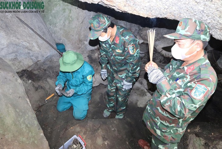 Cận cảnh hang Đá Sập, nơi những người lính đã yên nghỉ hơn nửa thế kỷ trước khi được tìm thấy - Ảnh 4.