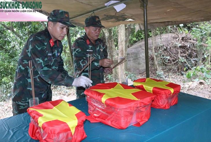 Cận cảnh hang Đá Sập, nơi những người lính đã yên nghỉ hơn nửa thế kỷ trước khi được tìm thấy - Ảnh 12.