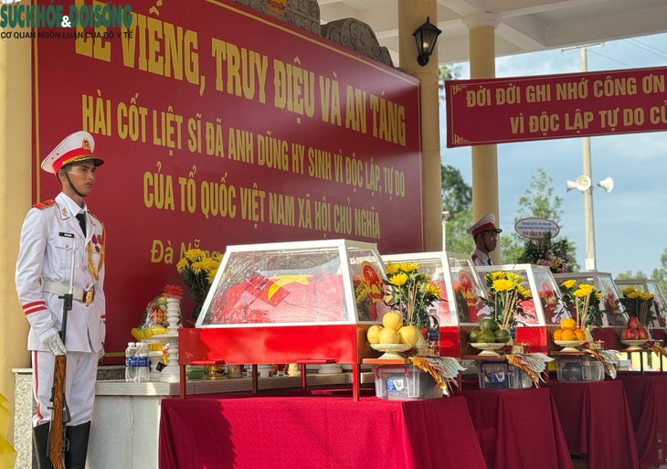Xúc động lễ truy điệu, an táng 5 liệt sĩ trở về từ hang Đá Sập sau 57 năm - Ảnh 4.