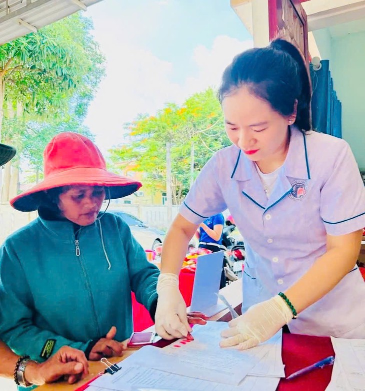 Hàng ngàn người vùng biên giới Quảng Trị được tầm soát bệnh lao- Ảnh 2.