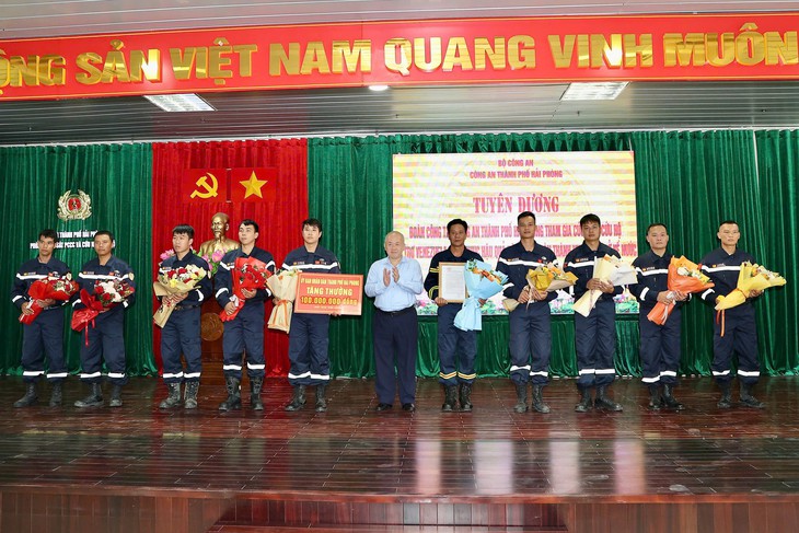 Khen thưởng 10 cán bộ Công an Hải Phòng trong công tác cứu nạn Venezuela - Ảnh 3.