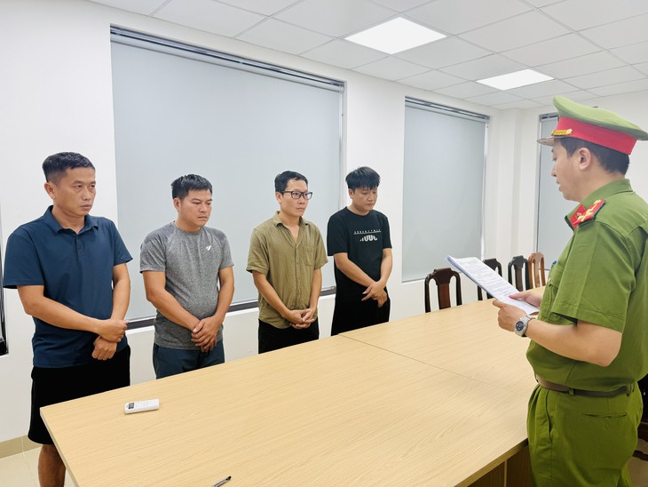 Công an TP Huế triệt phá đường dây cá độ bóng đá qua mạng hơn 22 tỷ đồng - Ảnh 1.