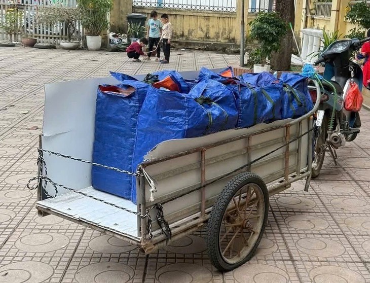 Phát hiện vi phạm trong tổ chức bữa ăn bán trú trường học tại một số phường, xã Hà Nội- Ảnh 1.