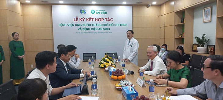 Bệnh viện Ung Bướu TPHCM mở rộng hợp tác, tăng năng lực điều trị ung thư- Ảnh 2.