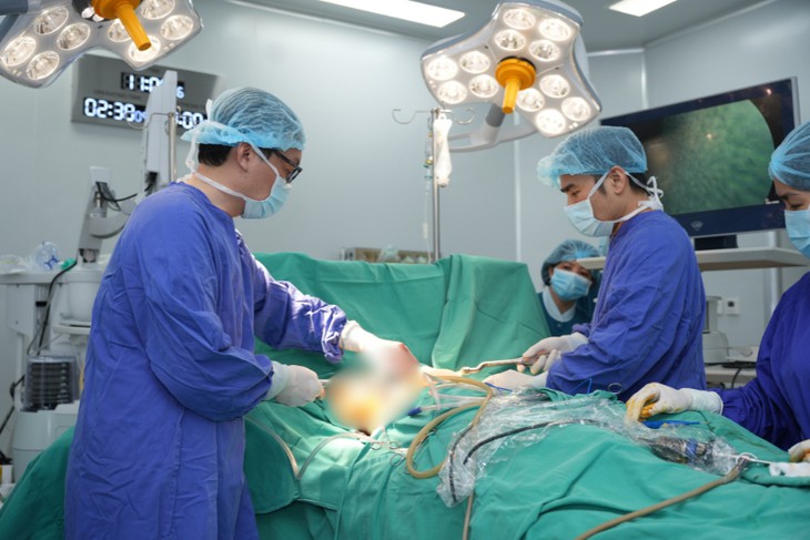 Rũ bỏ mặc cảm 'ngực lõm', nam sinh 13 tuổi tìm lại tự tin sau ca mổ bước ngoặt tại Vinmec Hải Phòng- Ảnh 1.