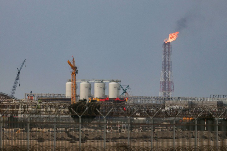 Iran dọa phong tỏa các tuyến năng lượng huyết mạch trước sức ép từ Mỹ- Ảnh 1.