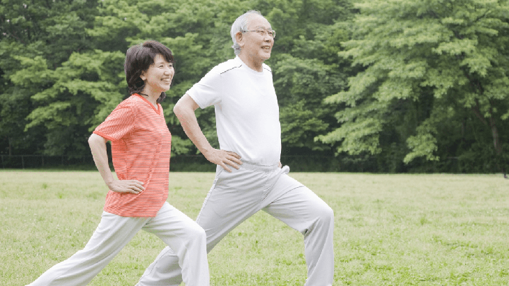 WHO khuyến cáo 12 cách giúp giảm nguy cơ sa sút trí tuệ, ai cũng nên biết - Ảnh 1.