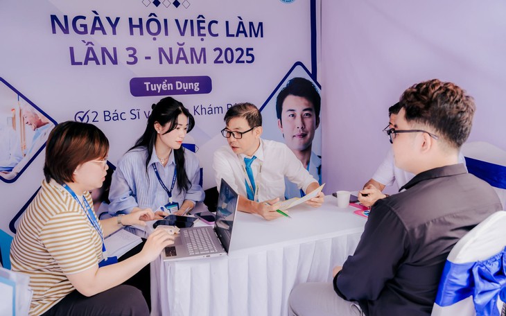 ‘Bác sĩ trẻ không nhất thiết bắt đầu sự nghiệp ở bệnh viện lớn’- Ảnh 6.