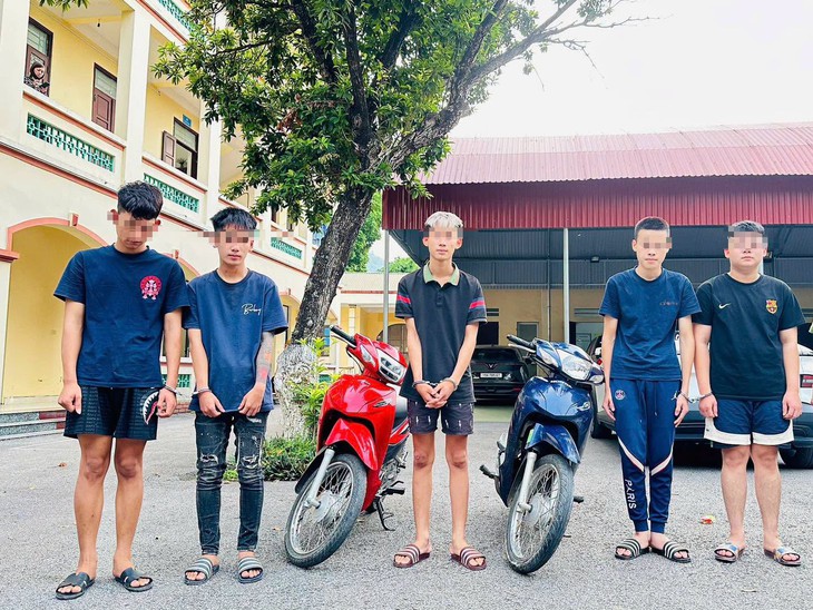 Bắt nhóm thanh thiếu niên đem theo kiếm chống đối lực lượng 191 Công an Phú Thọ- Ảnh 1.