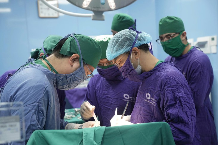 Phẫu thuật thành công ca sỏi san hô thận lớn cho bệnh nhân 74 tuổi- Ảnh 1.