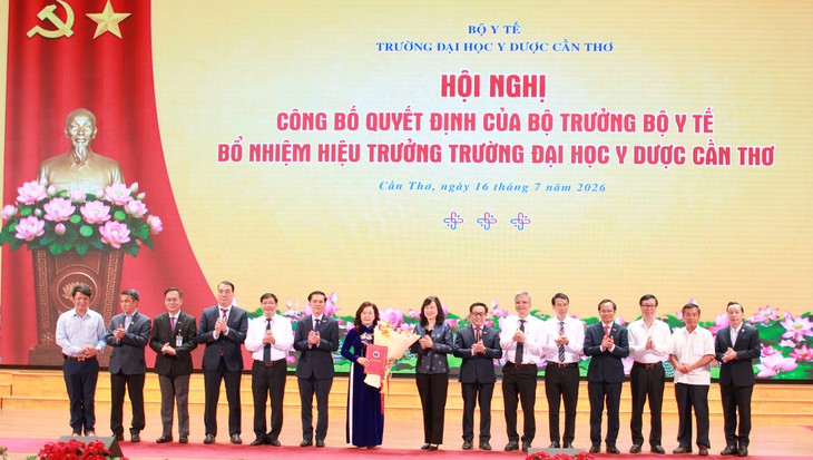 Bộ trưởng Đào Hồng Lan: Đại học Y Dược Cần Thơ phải trở thành trường trọng điểm quốc gia, dẫn dắt đào tạo nhân lực y tế vùng ĐBSCL- Ảnh 2.
