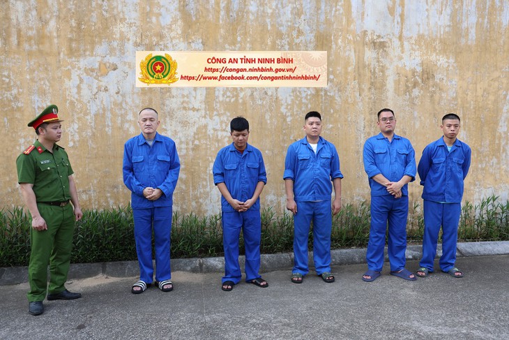Ninh Bình: Phá đường dây cá độ bóng đá hơn 710 tỷ đồng, bắt 5 đối tượng- Ảnh 1.