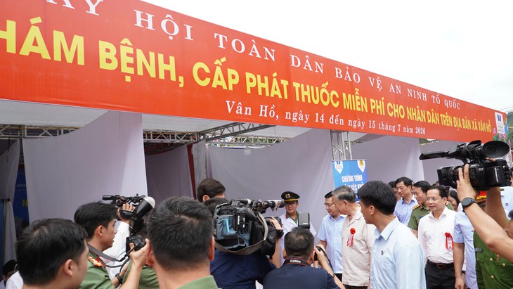 Bệnh viện Đa khoa Hà Thành tổ chức khám sức khỏe và phát thuốc miễn phí cho nhân dân xã Vân Hồ nhân dịp Ngày hội toàn dân bảo vệ an ninh Tổ quốc năm 2026 - Ảnh 2.