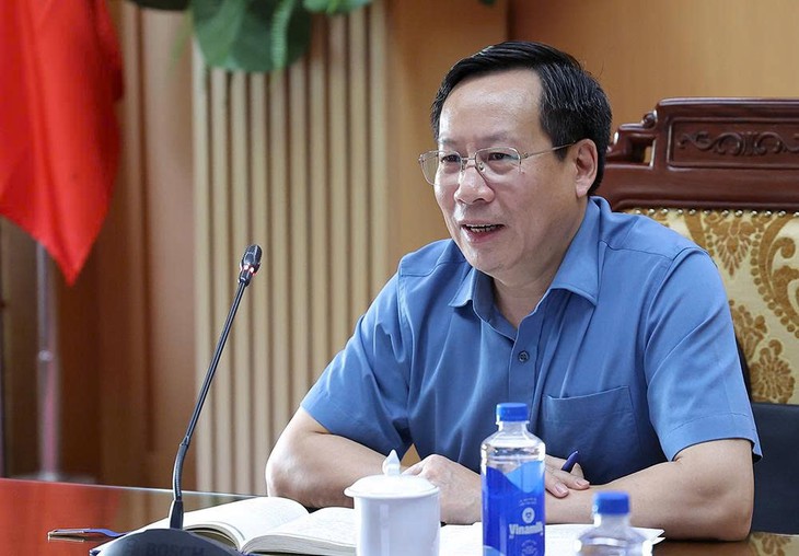 Thứ trưởng Lê Đức Luận: Khẩn trương hoàn thiện Thông tư đấu thầu thuốc, bảo đảm ban hành trước 30/7- Ảnh 1.