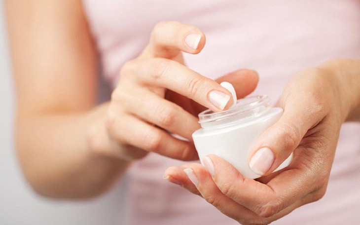 Mua mỹ phẩm sắp hết hạn được giảm giá mạnh: Tiết kiệm hay đánh đổi sức khỏe làn da?- Ảnh 4.