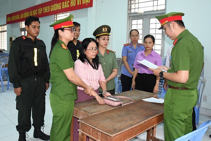 Khởi tố người phụ nữ từng lĩnh 5 năm tù vì tham ô- Ảnh 1.