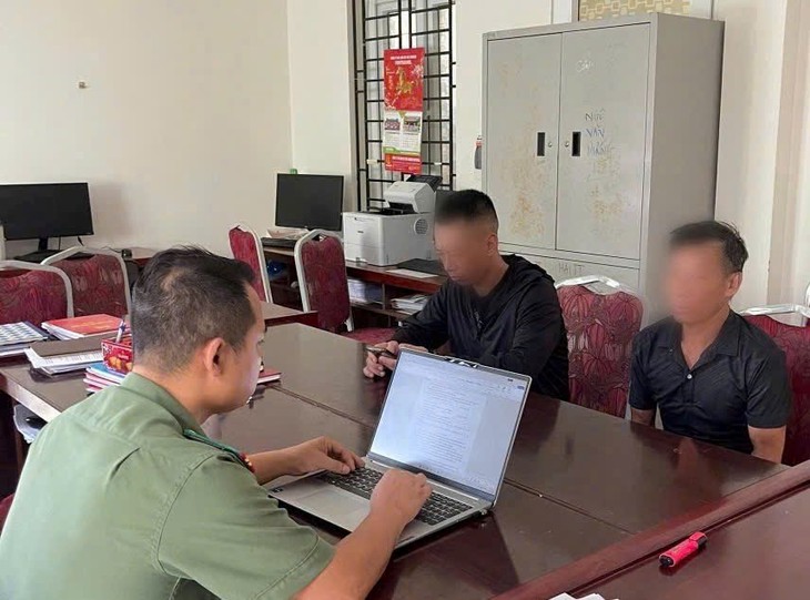 Thả diều trong khu vực cấm của sân bay Cát Bi, hai bố con ở Hải Phòng bị xử phạt- Ảnh 1.