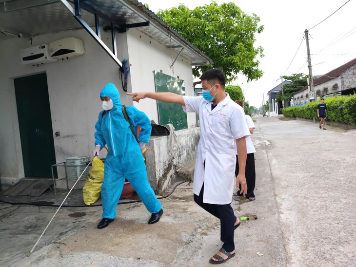 Một học sinh mắc sốt xuất huyết, địa phương khẩn trương phòng dịch- Ảnh 1.