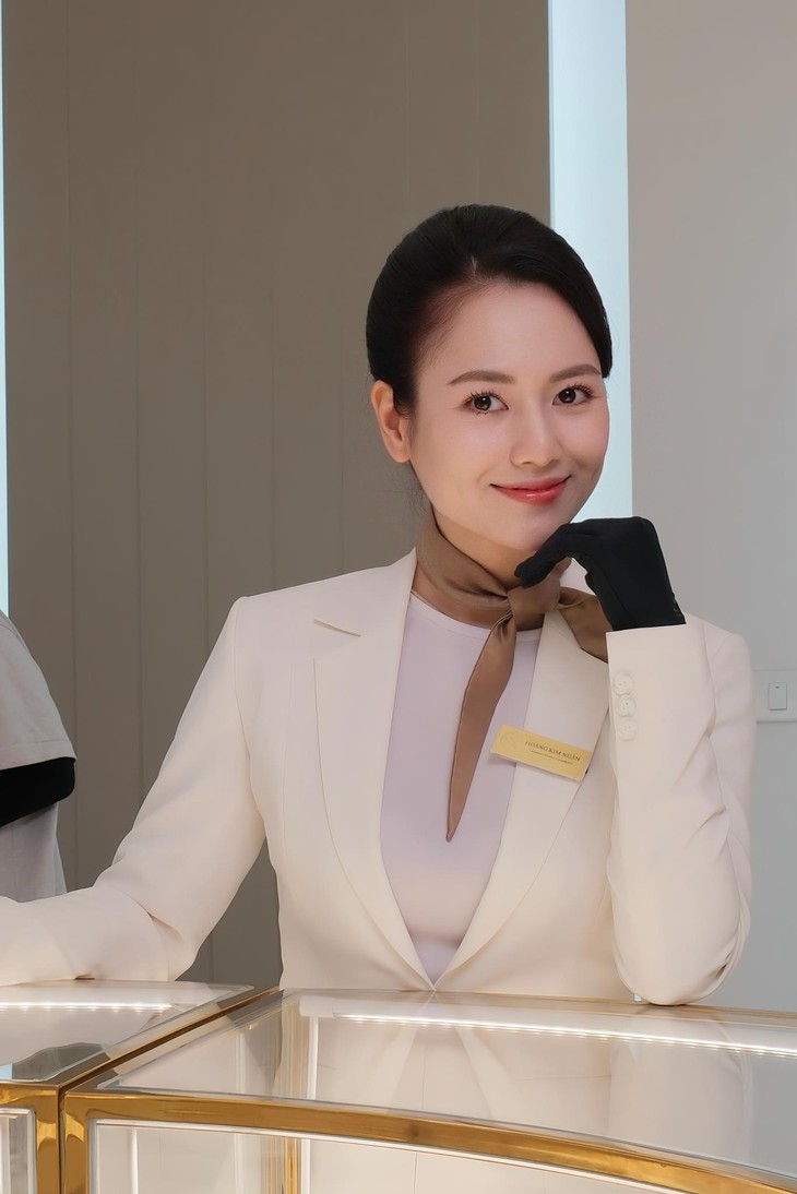 Diễn viên Việt Hoa tỏa sáng trong vai Kim Ngân phim Gió ngang khoảng trời xanh - Ảnh 2.