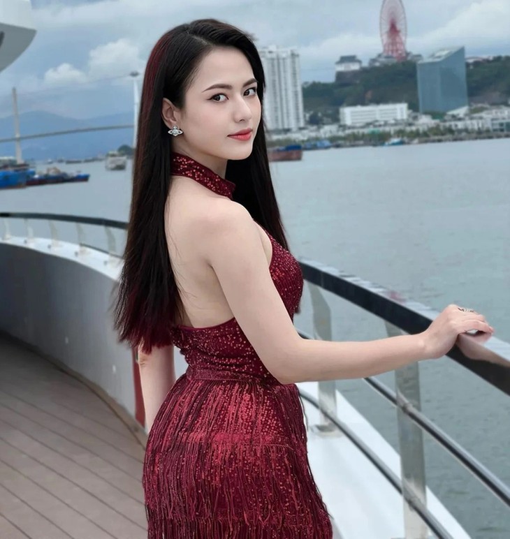 Diễn viên Việt Hoa tỏa sáng trong vai Kim Ngân phim Gió ngang khoảng trời xanh - Ảnh 1.