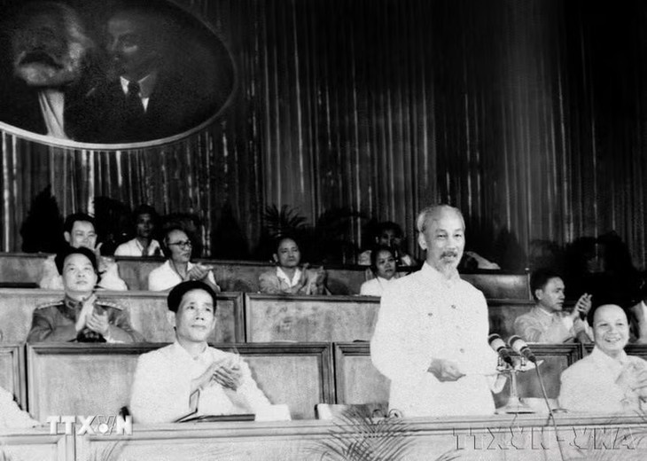 Chỉ thị 07-CT/TW: Học Bác phải gắn với thực hành và kết quả cụ thể- Ảnh 1.
