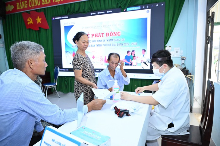 Nhiều nguy cơ bệnh tật được phát hiện sớm khi khám sức khỏe định kỳ- Ảnh 1.