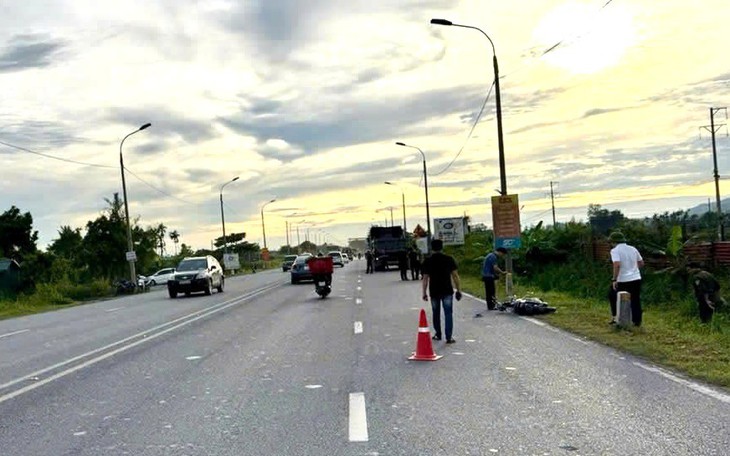 Hai xe khách va chạm trên quốc lộ làm 4 người thương vong- Ảnh 2.