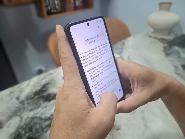 Nhờ AI khám bệnh, cho đơn thuốc, nhiều người tự đưa mình vào rủi ro cực lớn- Ảnh 1.