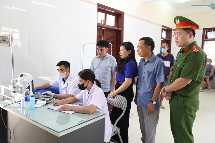 Chăm lo sức khỏe cho hơn 500 người có hoàn cảnh đặc biệt- Ảnh 2.