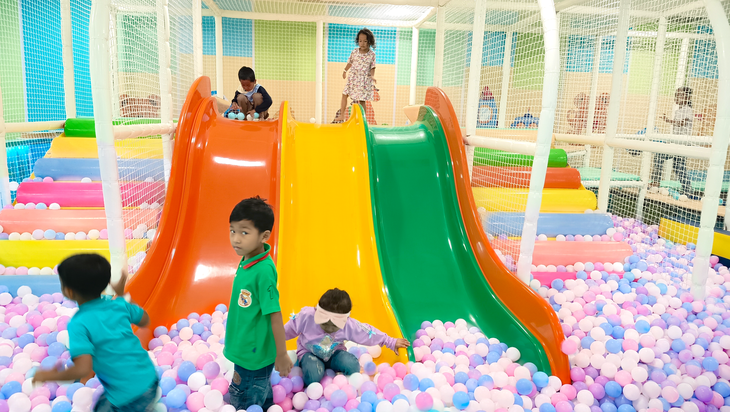Từ vụ 4 trẻ mắc Adenovirus ở hồ bơi, bác sĩ nhi khoa chỉ ra 5 nơi dễ lây chéo bệnh truyền nhiễm nhất cho trẻ- Ảnh 1.