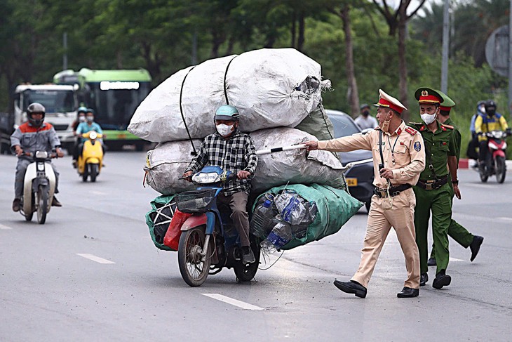 Hà Nội: 21,45 tỷ tiền phạt và hơn 9.200 trường hợp vi phạm giao thông trong một tuần- Ảnh 2.