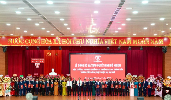 Đại học Huế bổ nhiệm hiệu trưởng, hiệu phó các trường thành viên - Ảnh 1.