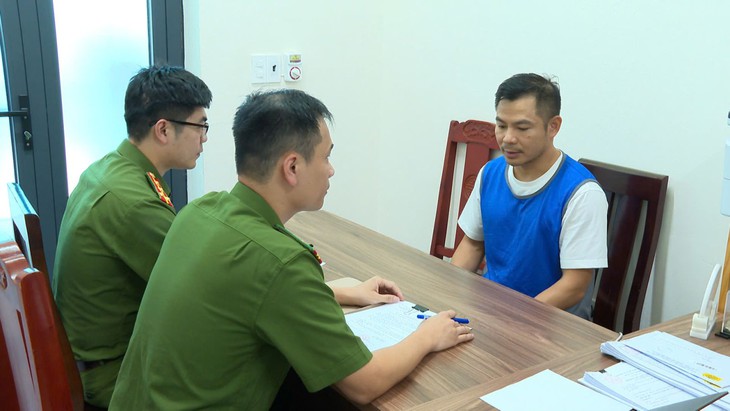 Triệt phá đường dây buôn lậu xuyên quốc gia, thu giữ 1.100 viên kim cương - Ảnh 2.