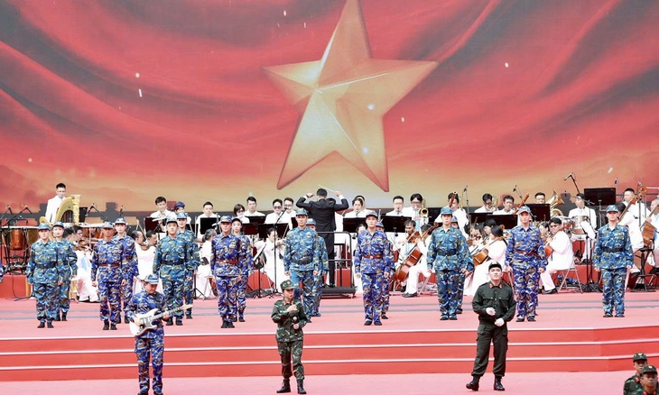TPHCM quyết tâm giữ vững vai trò đầu tàu, xứng đáng là thành phố mang tên Chủ tịch Hồ Chí Minh- Ảnh 4.