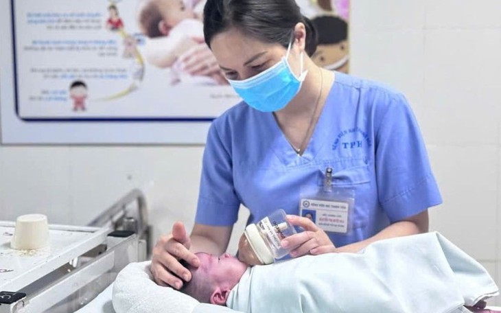 Cứu sống bé sơ sinh mắc đồng thời hai dị tật bẩm sinh hiếm gặp- Ảnh 3.