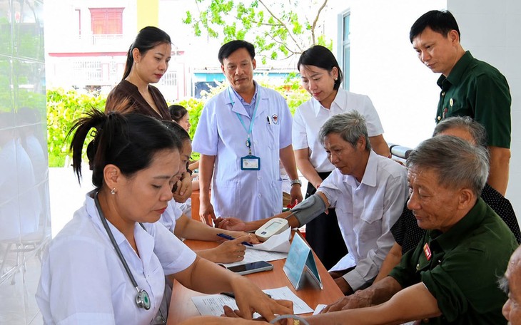 Khám, cấp phát thuốc miễn phí cho 600 người dân vùng biên giới- Ảnh 6.