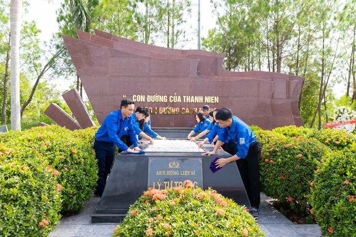 Tháng 7 tri ân của tuổi trẻ Hà Tĩnh - Ảnh 8.