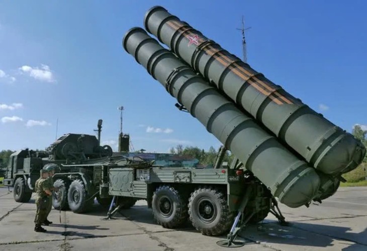 Nga triển khai dày đặc hệ thống S-400 và Pantsir vẫn không chặn được UAV Ukraine - Ảnh 1.