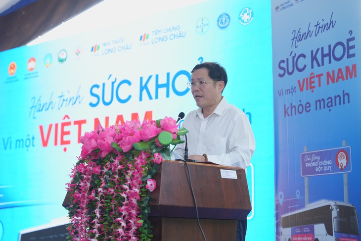 Lâm Đồng: Hàng ngàn người dân có hoàn cảnh khó khăn được khám sức khỏe, tầm soát đột quỵ và phát thuốc miễn phí- Ảnh 1.
