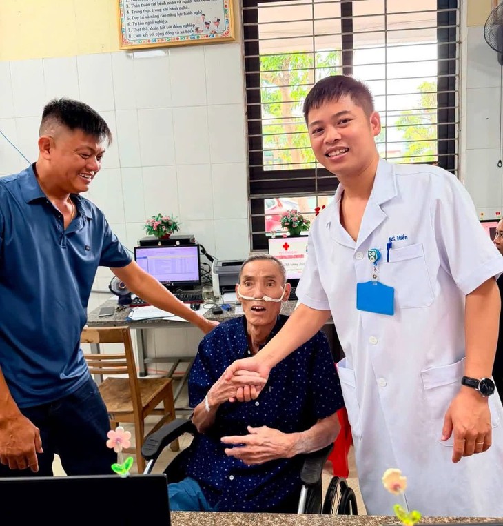 Giành lại sự sống cho người đàn ông ngừng tuần hoàn ngoại viện- Ảnh 1.