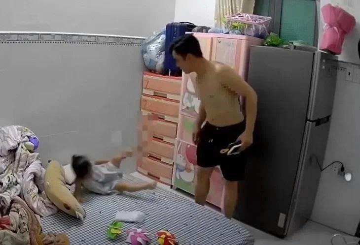 Chuyển công an điều tra vụ bé gái 3 tuổi tại phường Lái Thiêu bị bạo hành - Ảnh 2.
