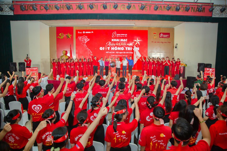 'Giọt hồng tri ân' lan tỏa nghĩa cử hiến máu của thế hệ trẻ trong tháng Bảy nghĩa tình- Ảnh 1.