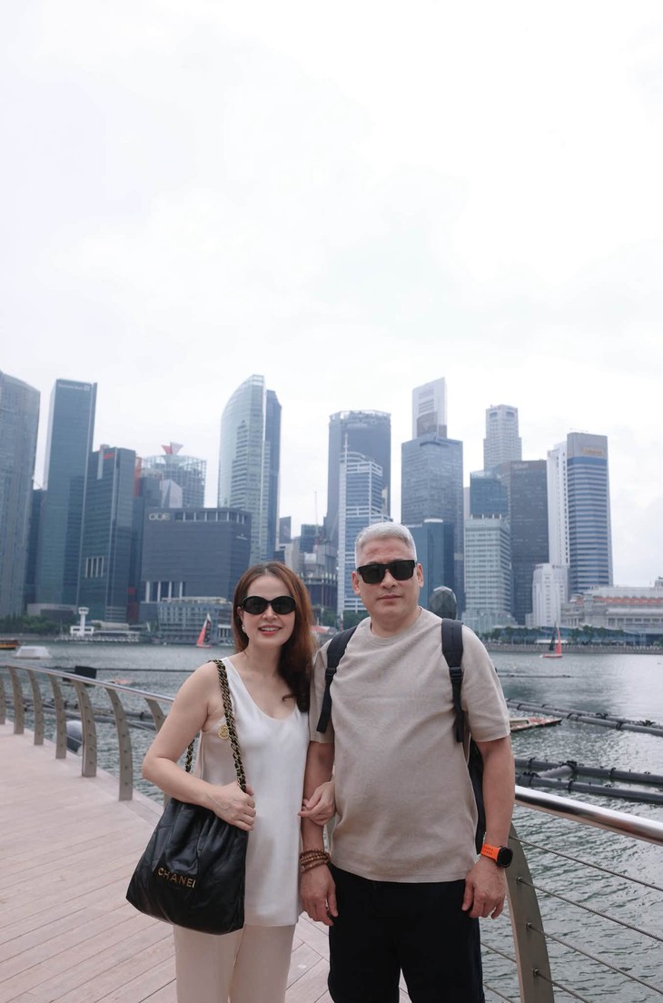 Cuộc sống ở tuổi hưu của bố mẹ Á hậu Tú Anh- Ảnh 3.