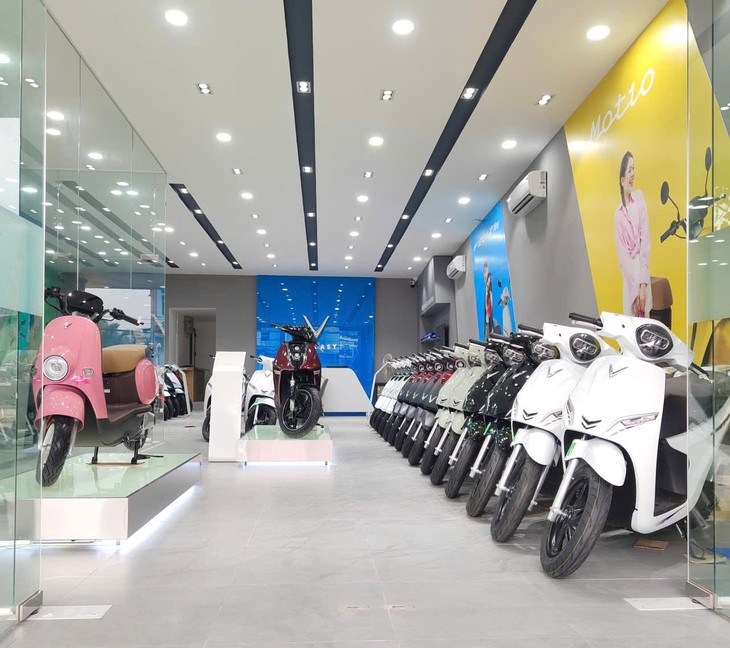 Từ 15/8, người mua ô tô, xe máy sẽ được miễn một loại phí nếu đáp ứng đầy đủ các tiêu chí này- Ảnh 1.