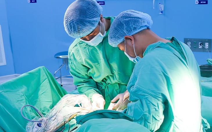 Vỡ gan, mất 2,5 lít máu sau tai nạn, người bệnh thoát cửa tử nhờ phối hợp liên viện - Ảnh 4.