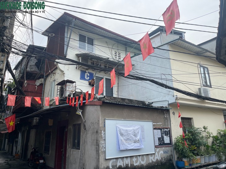 Cận cảnh khu tập thể 2 tầng giữa lòng Hà Nội sắp được thay thế bằng 2 tòa chung cư- Ảnh 2.