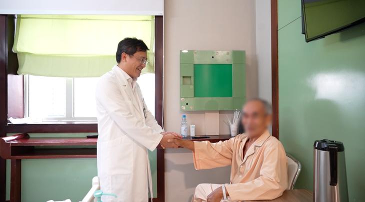 Bệnh nhân 70 tuổi và 2 cuộc đại phẫu cắt u phổi trong 13 ngày- Ảnh 3.
