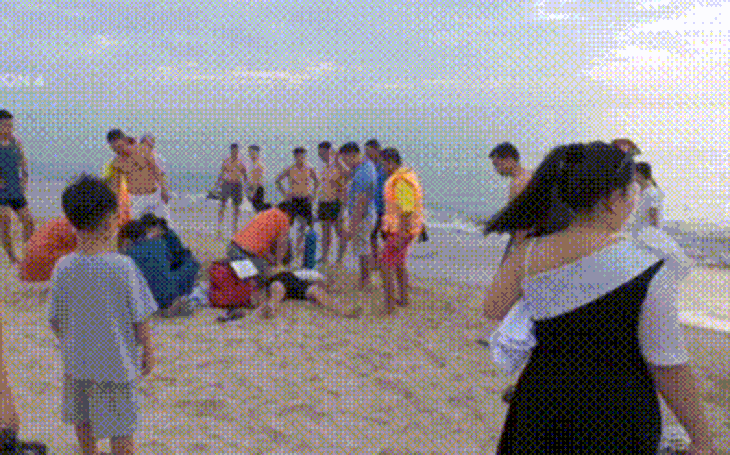 Bác sĩ kể giây phút cùng đồng nghiệp căng mình cứu người nguy kịch trên bãi biển- Ảnh 5.