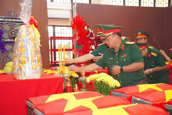 Quân khu 7 tổ chức nhiều hoạt động tri ân nhân Ngày Thương binh, Liệt sĩ- Ảnh 1.