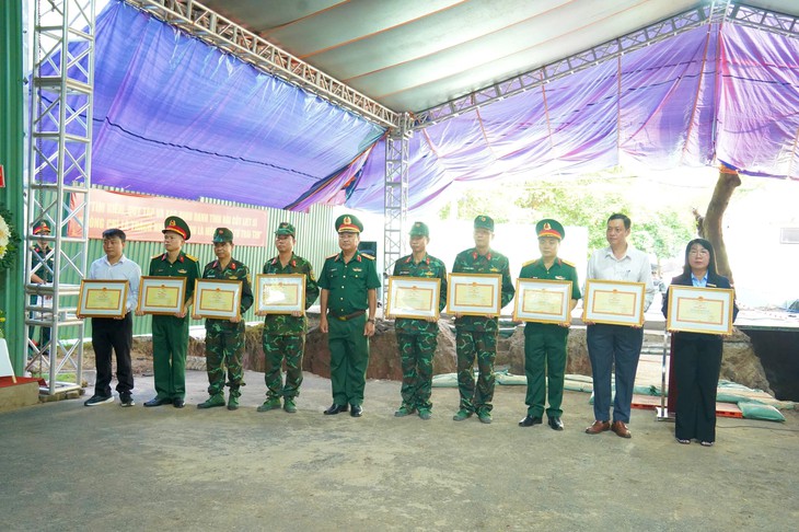 Quân khu 7 tổ chức nhiều hoạt động tri ân nhân Ngày Thương binh, Liệt sĩ- Ảnh 5.